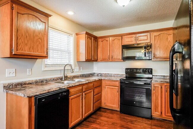 Building Photo - 1501 Poplar Ridge Rd