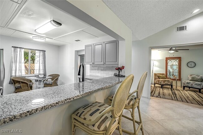 Building Photo - 5932 Cranbrook Way