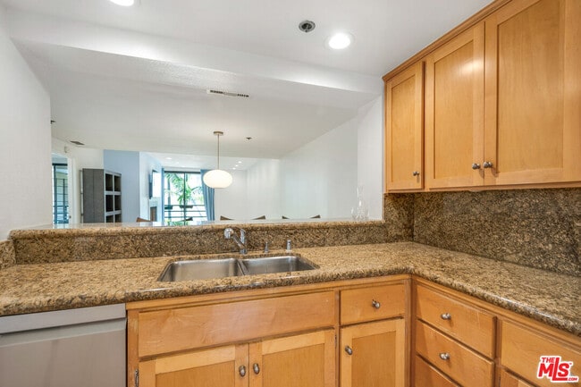 Building Photo - 2920 Neilson Wy