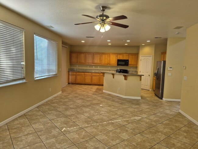 Building Photo - 4 Bedroom 3 Bath home with loft and bonus room