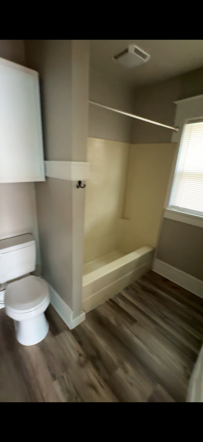 Building Photo - 733 Wright St