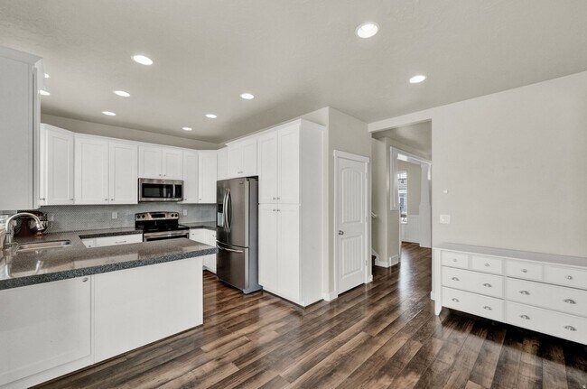 Building Photo - 794 Star Spangled Dr