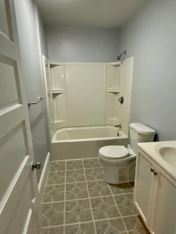 Building Photo - 308 Pleasant St