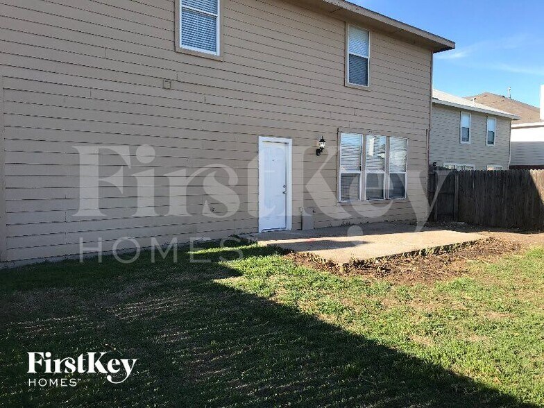 Building Photo - 4817 Palm Ridge Dr