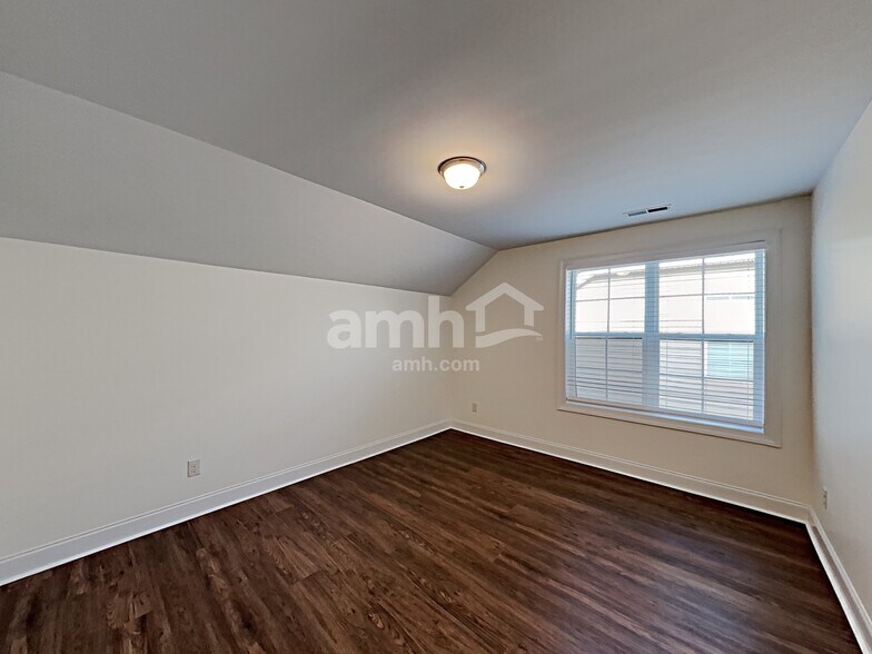Building Photo - 756 Varina Ln