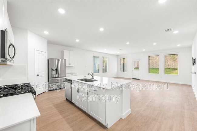 Building Photo - 4044 Rock Ml Dm