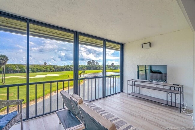 Building Photo - 5532 NE Gulfstream Way