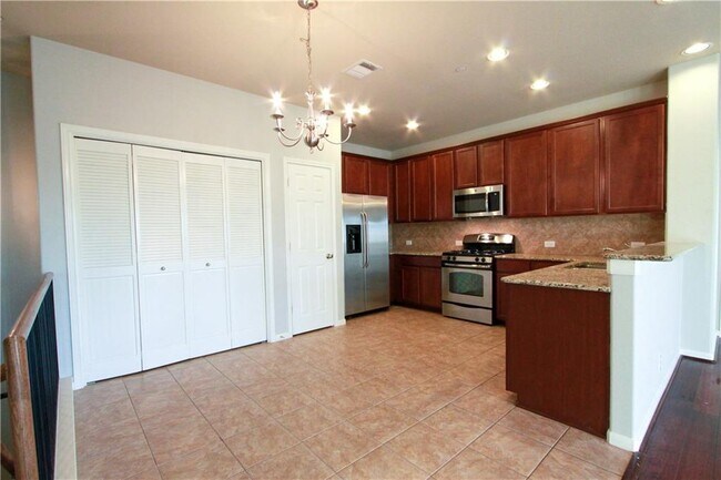 Building Photo - 3101 Davis Ln