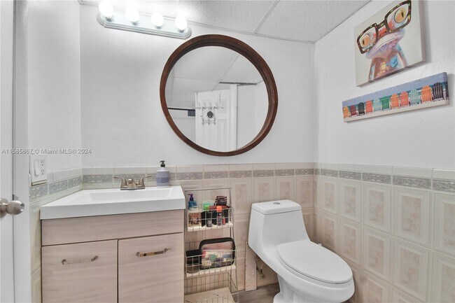 Building Photo - 1331 Lincoln Rd