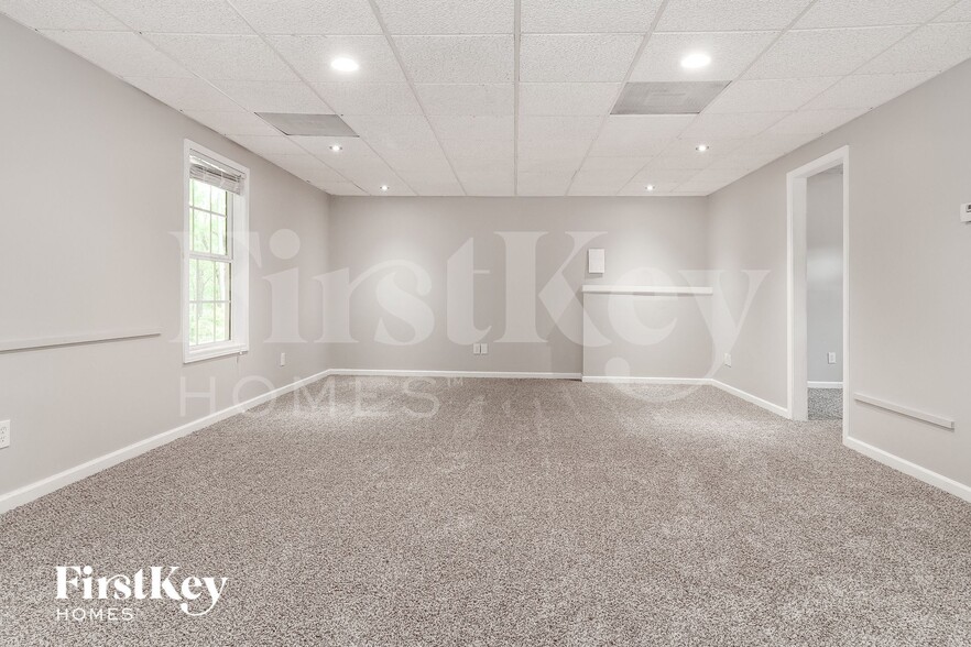 Building Photo - 123 Sorghum Ct