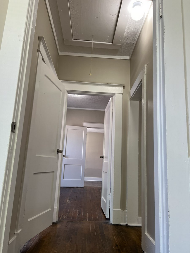 Building Photo - Move-in Special - 1/2 Off First month's re...