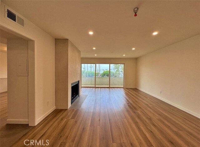 Building Photo - 230 S Catalina Ave