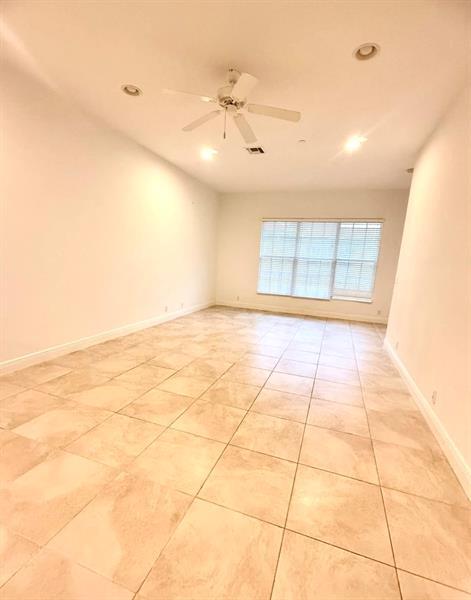 Building Photo - 4804 Sawgrass Breeze Dr