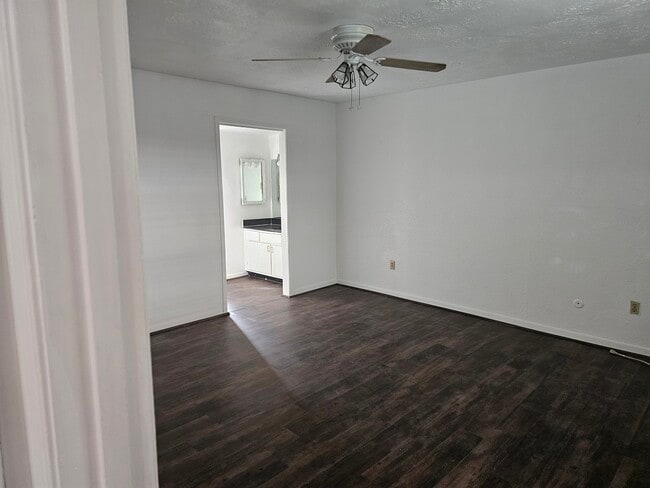 Building Photo - 12327 W Village Dr
