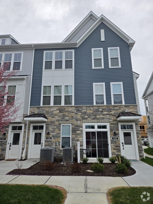 Building Photo - 5208 Donatello Dr