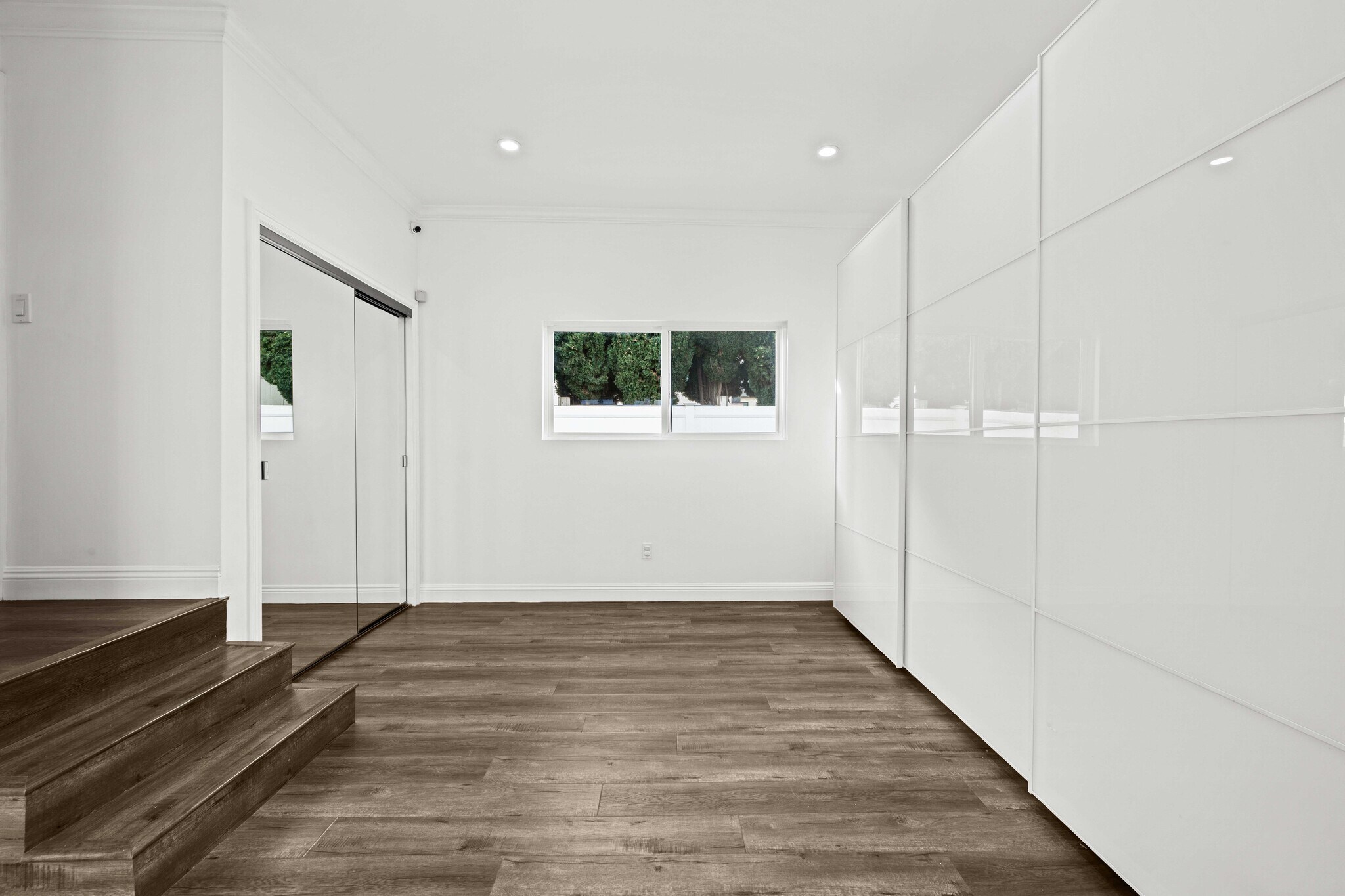 Building Photo - 1621 Hi Point St