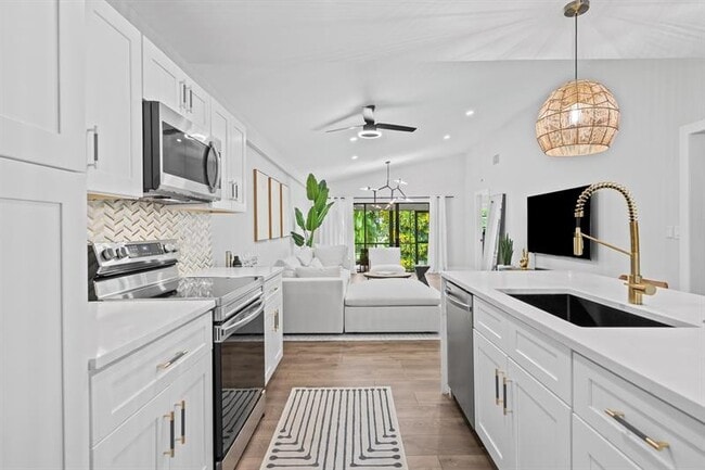 Building Photo - 3701 Arelia Dr