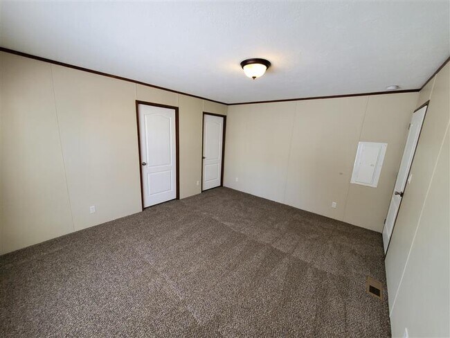 Building Photo - 3 Sparrow Hill Dr