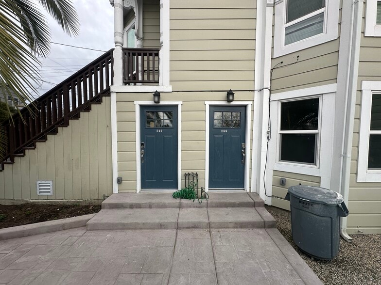 Building Photo - 875 29th St