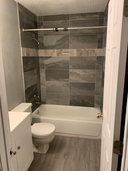 Building Photo - 7943 York St