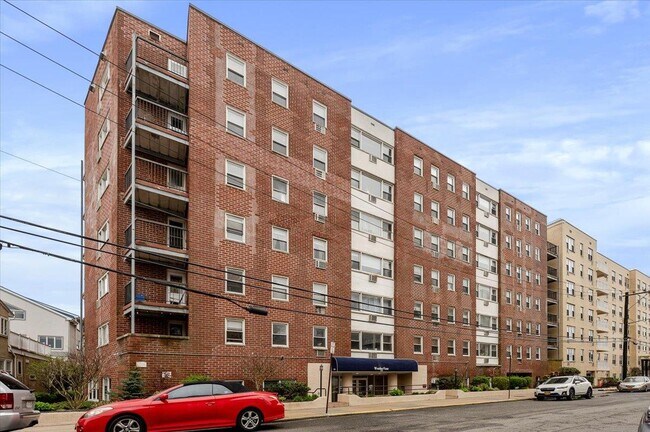 Building Photo - 750 Shore Rd