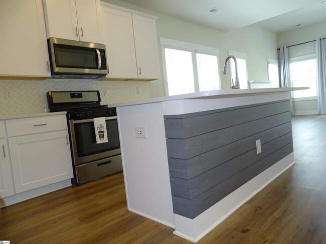 Building Photo - 146 Bromes Wy