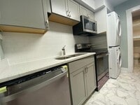 Building Photo - Large Brand New - One Bedroom (2 blocks from Historic Distr.)