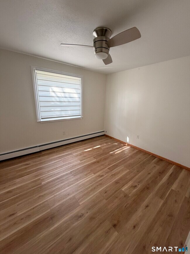 Building Photo - 265 Burritt St