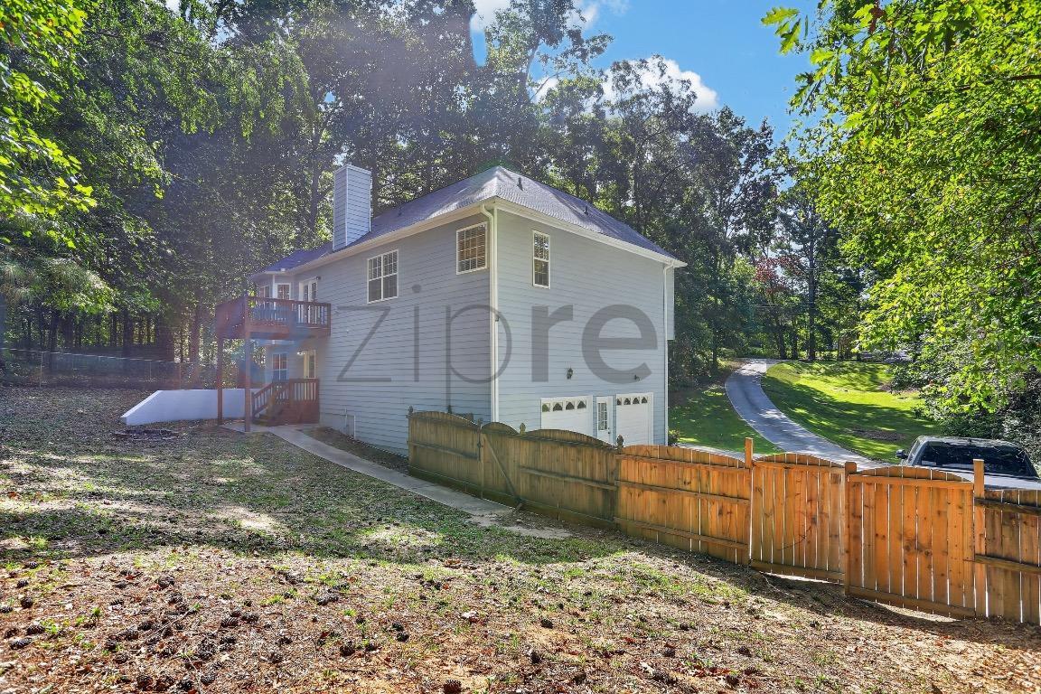 Building Photo - Unit