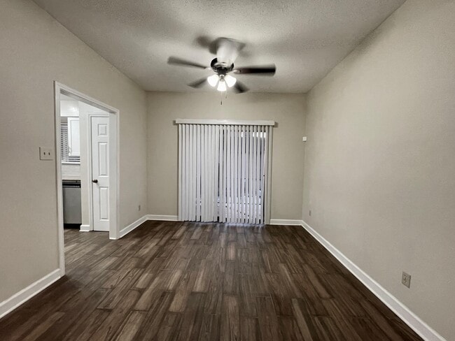 Building Photo - 3740 Thistlemont Dr