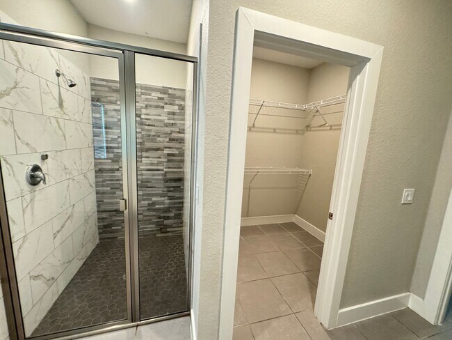 Building Photo - BEAUTIFUL Home 4 Bedroom, 2 Bathroom in Po...