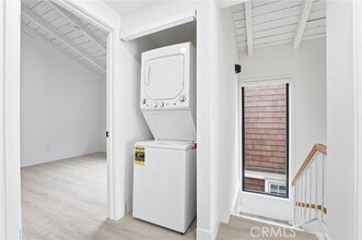 Building Photo - 613 Marigold Ave