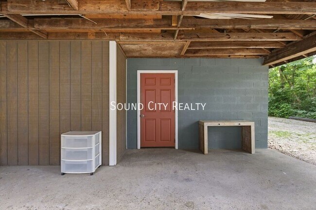 Building Photo - 113 Neese Dr