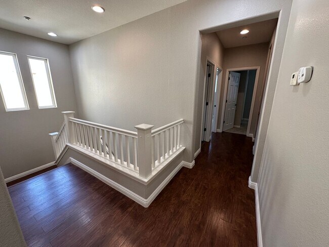 Building Photo - Beautiful 4  bedroom, 2.5 bath home in Garin Ranch