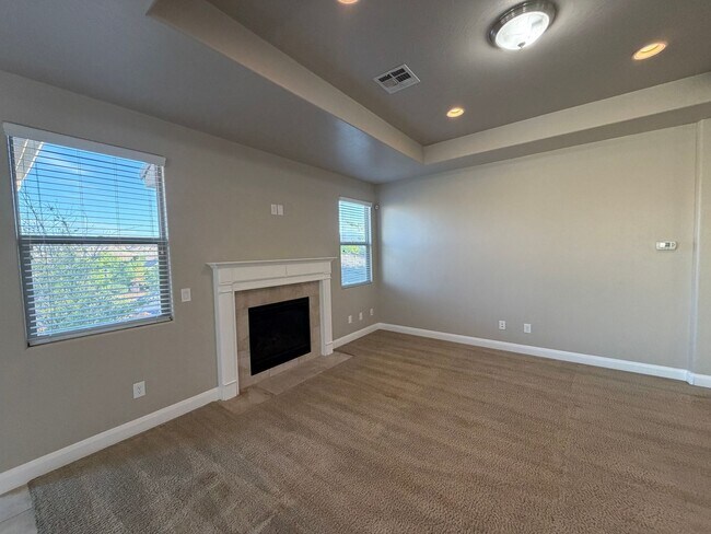 Building Photo - 469 E Barcelona Dr