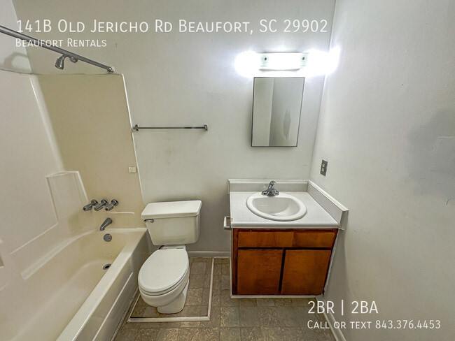 Building Photo - 141 Old Jericho Rd