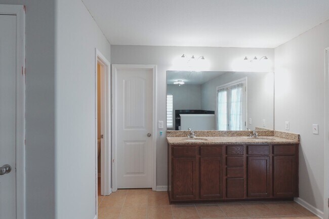 Building Photo - Available Soon!