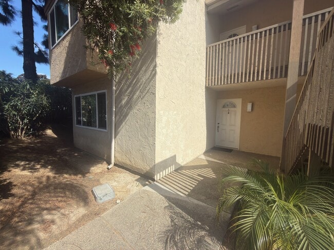 Building Photo - 8545 Villa La Jolla Dr