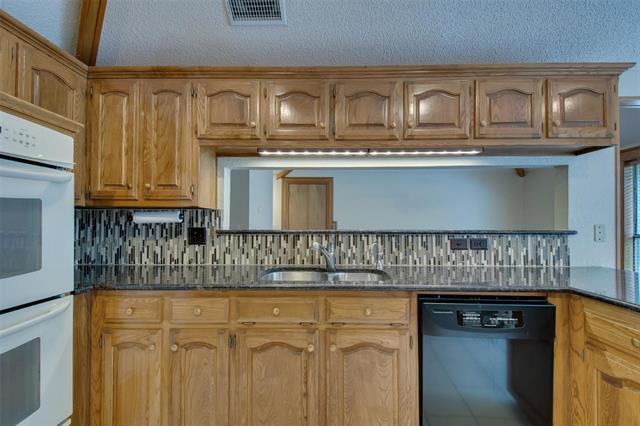 Building Photo - 1525 Tawakoni Ln
