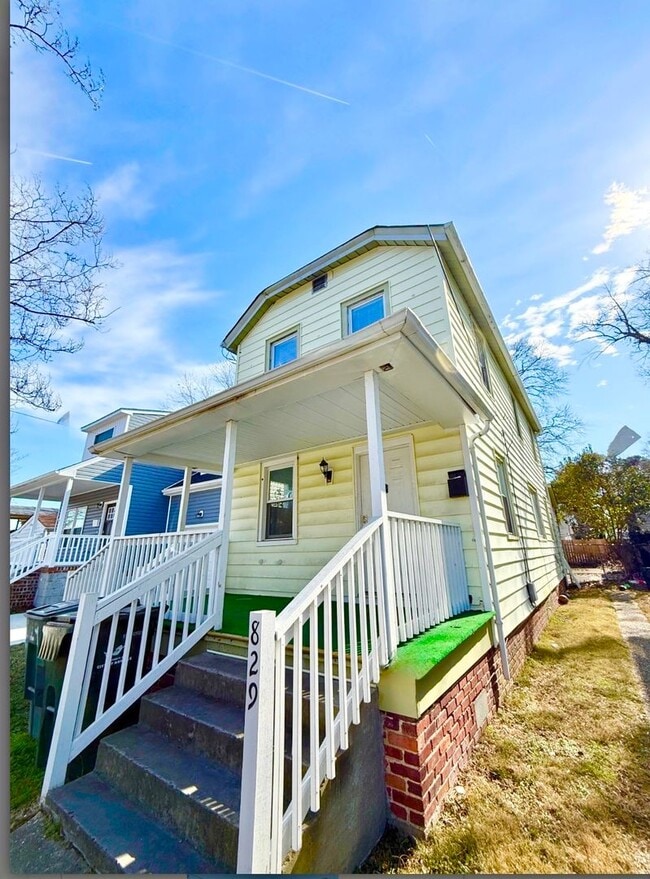 Building Photo - ***RENT READY~4 Bed RENOVATED 2 story house/w/ downstairs bedroom/Granite countertops