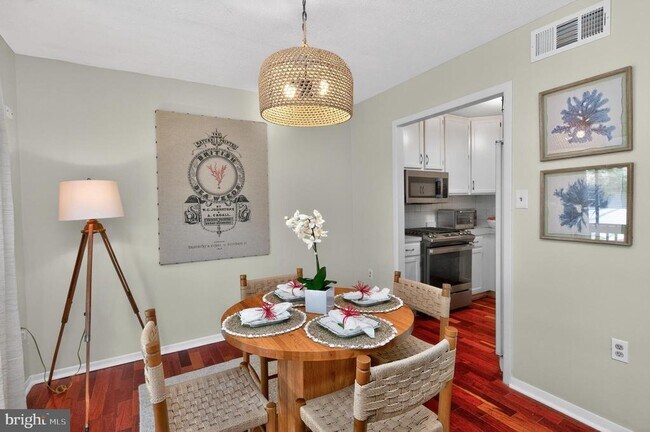 Building Photo - 462 Worthington Rd