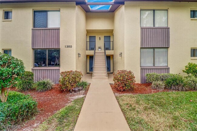 Building Photo - 1390 Green Valley Cir