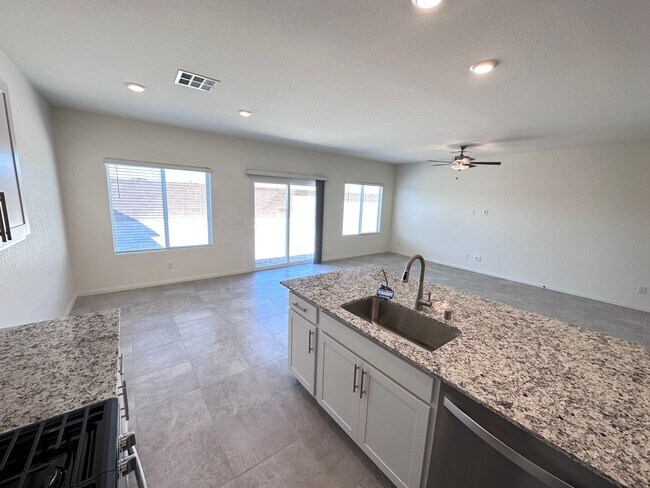 Building Photo - Be the first to live in this stunning, brand-new home from DR Horton!