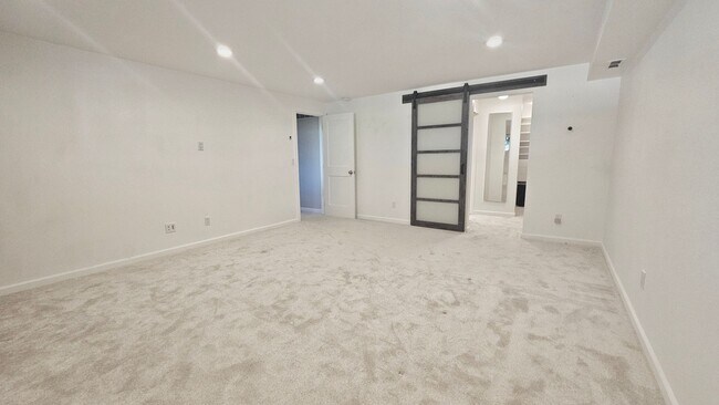 Building Photo - Modern Bellevue Townhome | Chef’s Kitchen, Dual Fireplaces & Private Patio