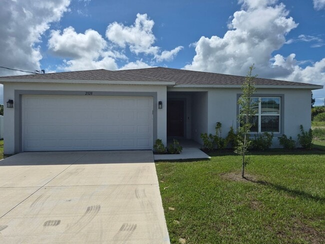 Building Photo - 2328 Bimini Ave