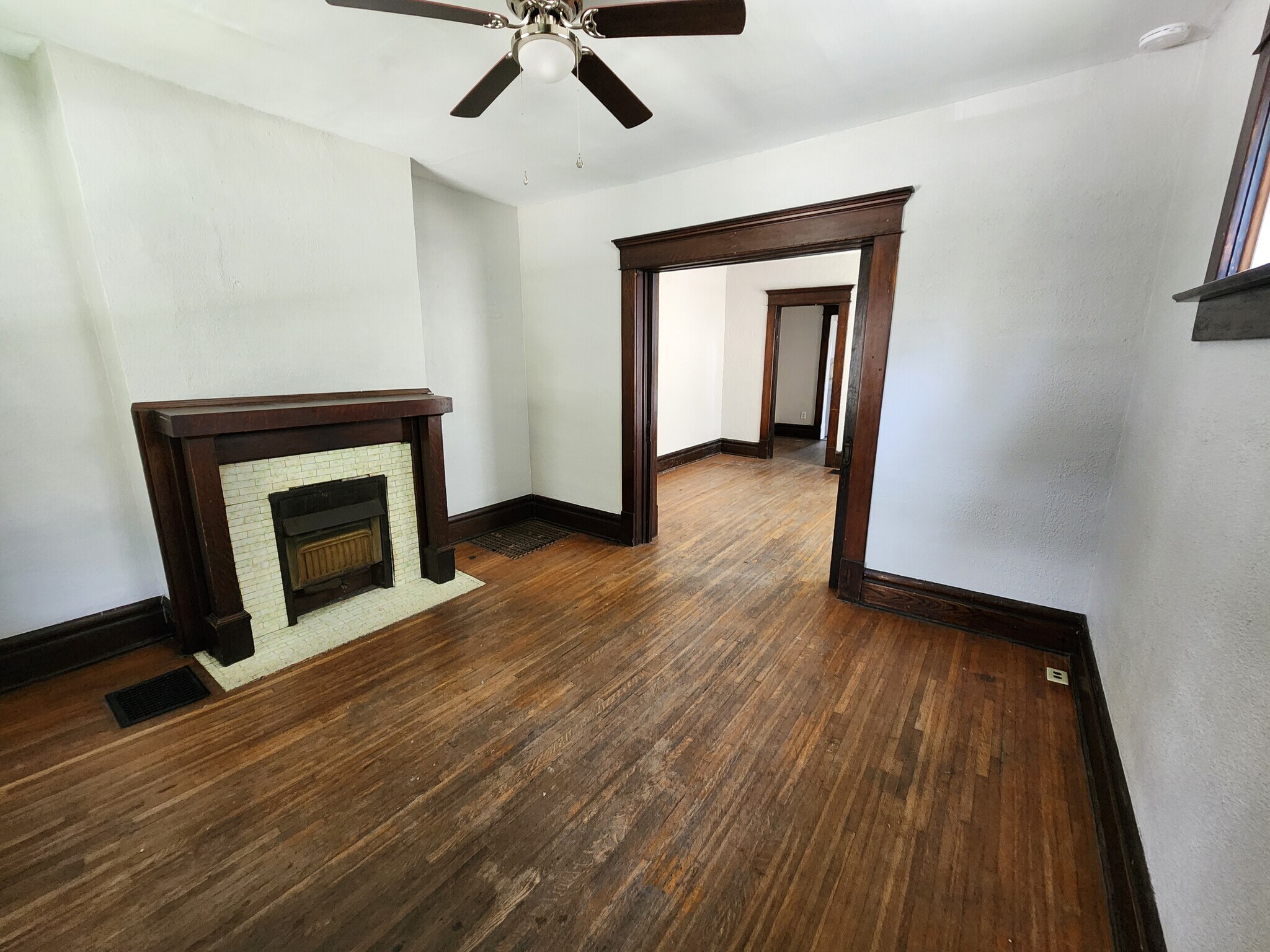 Building Photo - 477 Wyandotte Ave