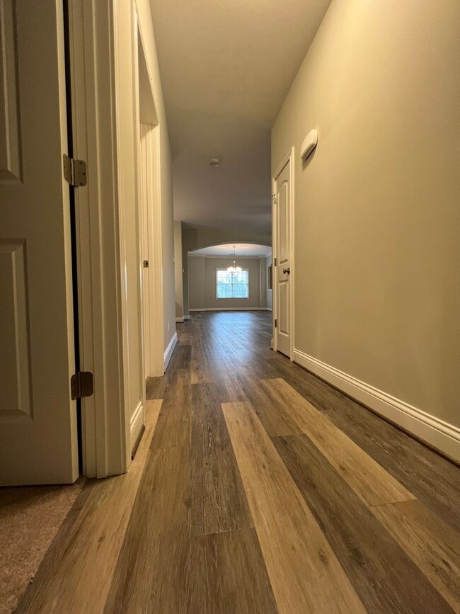 Building Photo - Beautiful 3 Bedroom 2 Bath Condominium