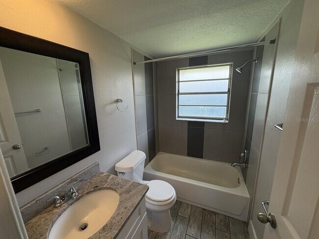 Building Photo - 308 Colonia Ln E