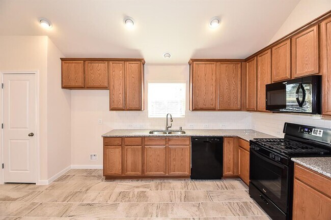 Building Photo - 23818 Willow Haven Dr