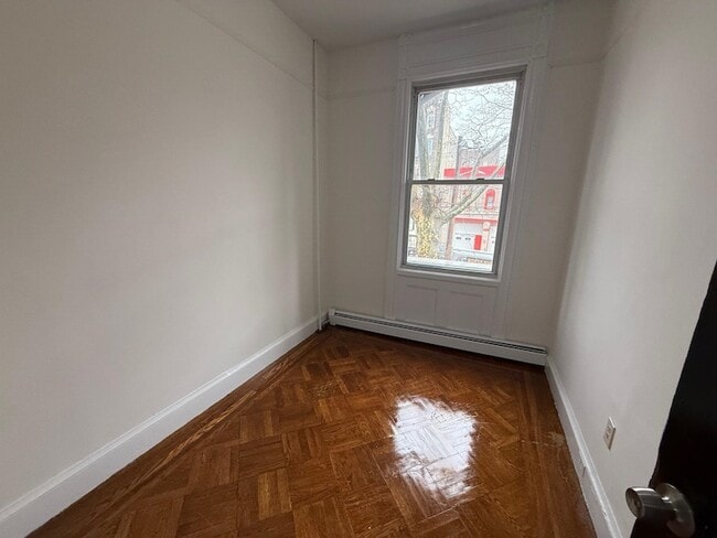 Building Photo - 4619 Park Ave